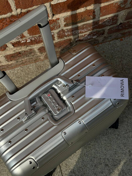 Чемодан Rimowa женский графитовый 132934-5