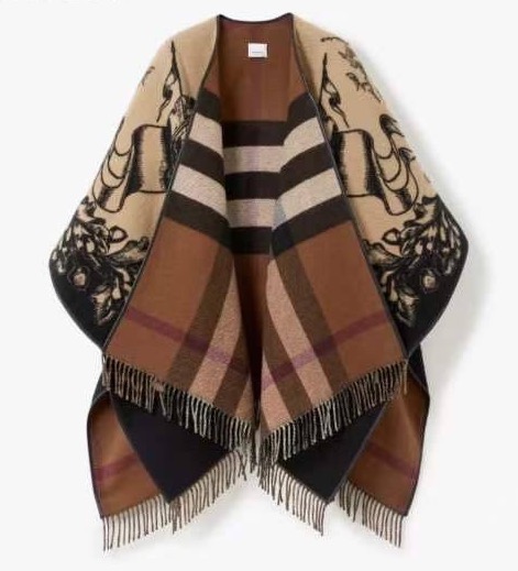 Пончо Burberry женский бежевый 125678-3
