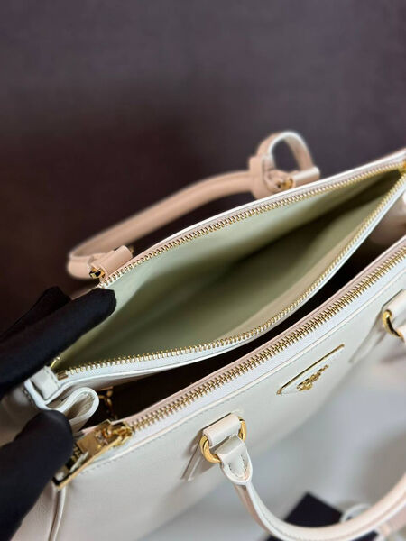 Сумка Prada женский кожа белый 158901-8
