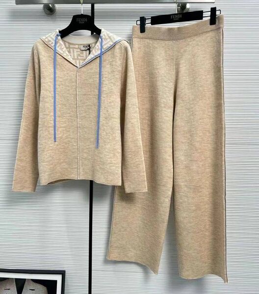 Костюм Fendi женский бежевый 127930