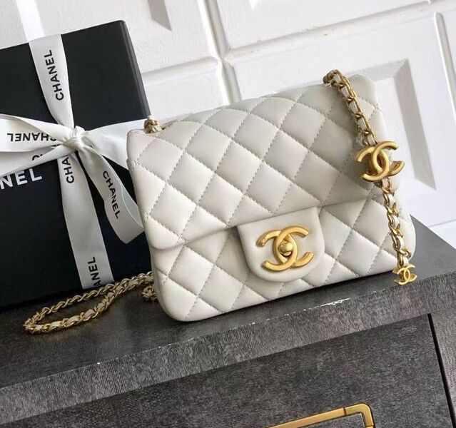 Сумка Chanel женский кожа белый 198044