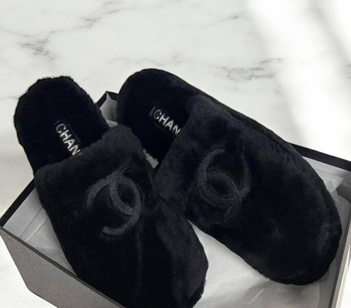 Тапочки Chanel женский натуральный мех черный 164165