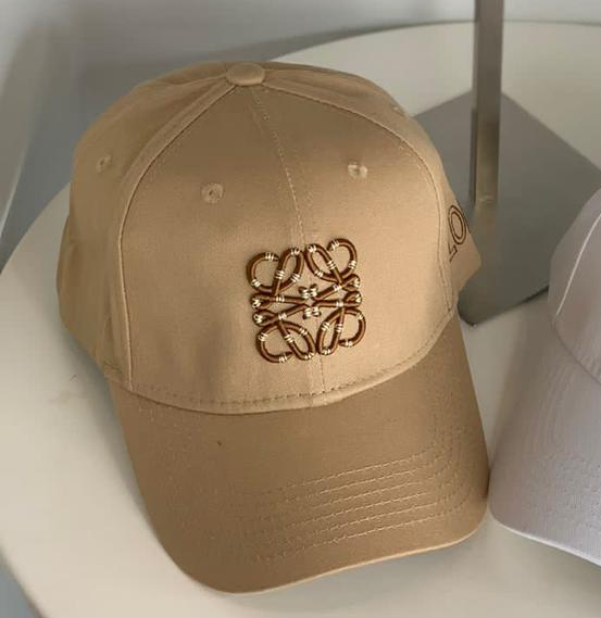 Кепка Loewe женский бежевый 25972