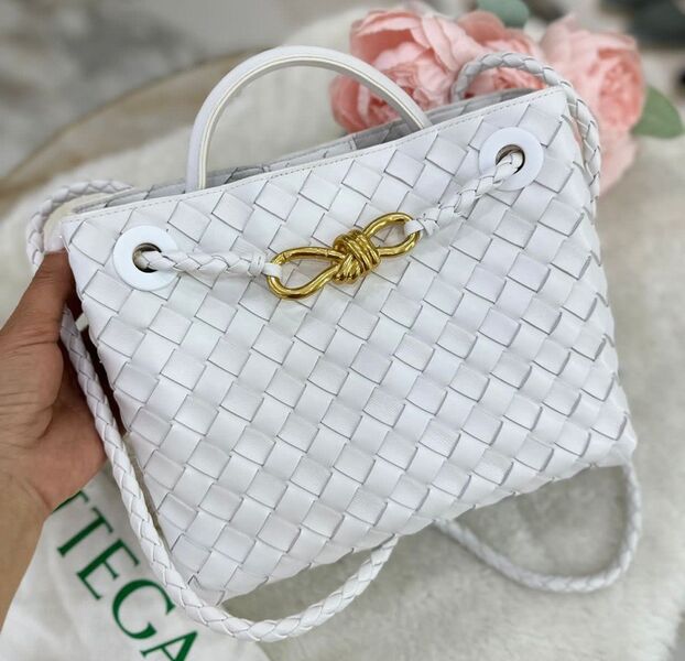 Сумка Bottega Veneta женский кожа белый 120309