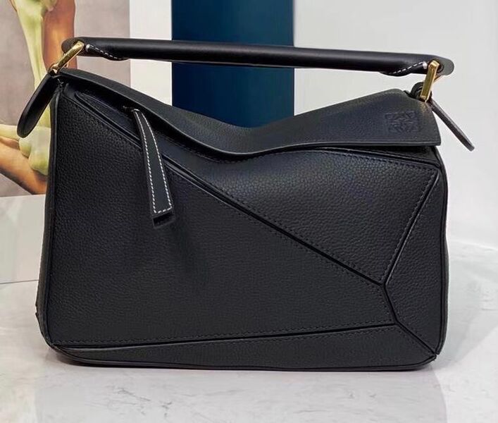 Сумка Loewe женский кожа черный 75997