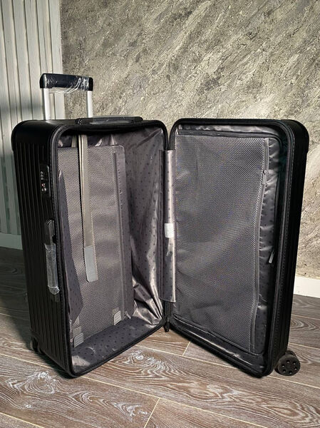 Чемодан Rimowa женский черный 176096-6