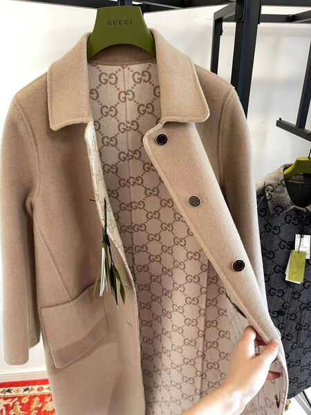 Пальто Gucci женский бежевый 126929-3