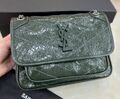 Сумка Saint Laurent Niki Medium женский кожа chèvre болотный 160388