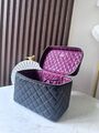 Косметичка Chanel женский кожа черный 154954-3