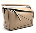 Сумка Loewe женский кожа бежевый 102777-2