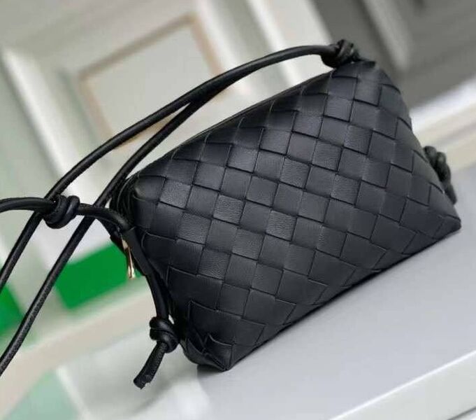 Сумка Bottega Veneta женский кожа черный 155468