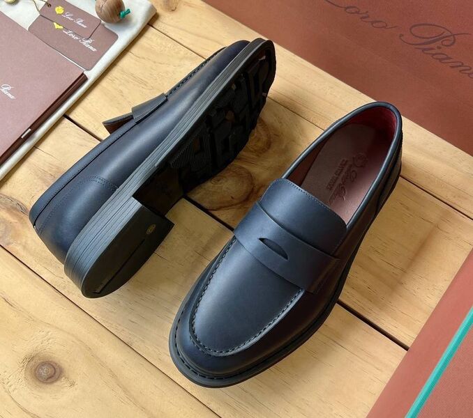 Мужские лоферы Loro Piana мужской кожа черный 135778