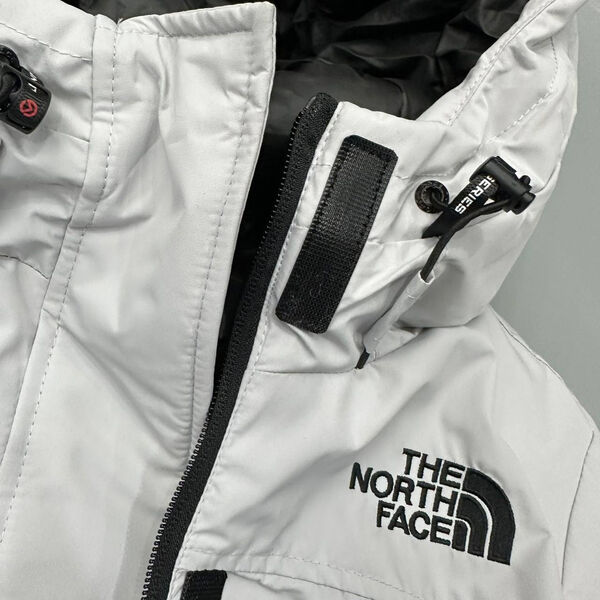 Детская куртка The North Face белый 165592-3