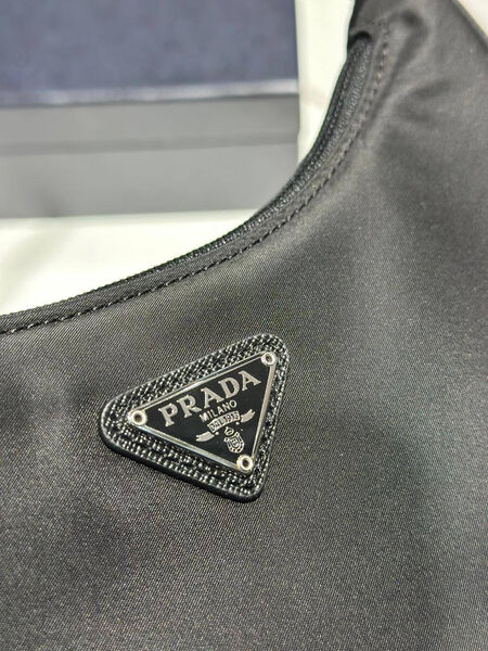 Сумка Prada женский нейлон черный 194175-4