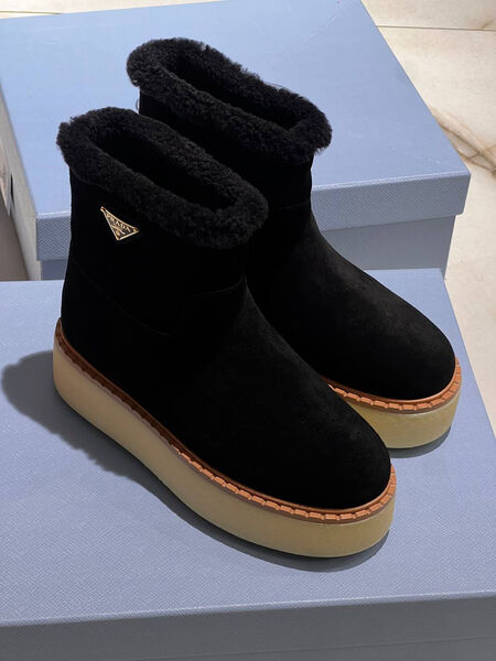 Сапоги Prada женский замша черный 168512