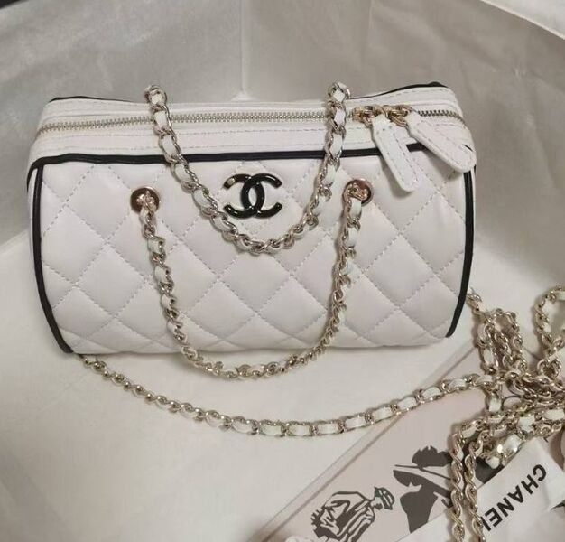 Сумка Chanel женский кожа белый 182079
