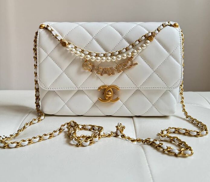 Сумка Chanel женский кожа белый 155757