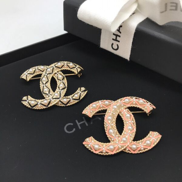 Брошь Chanel 10386