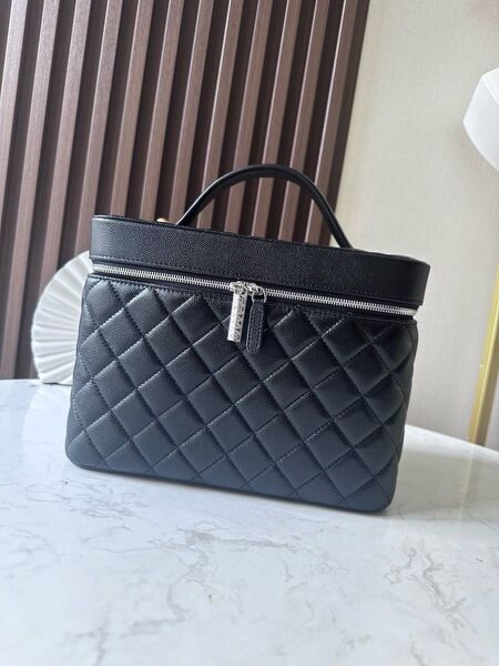 Косметичка Chanel женский кожа черный 154954
