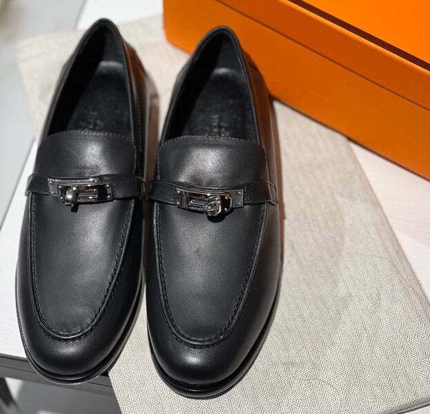 Лоферы Hermès женский кожа черный 40300