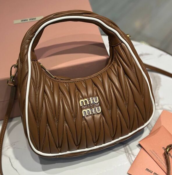 Сумка Miu Miu Wander женский кожа 188050