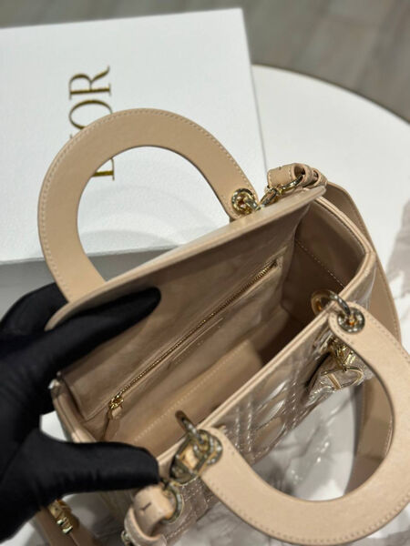 Сумка Christian Dior Lady женский кожа бежевый 196373-7