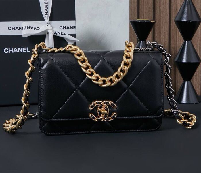 Сумка Chanel женский кожа черный 201996