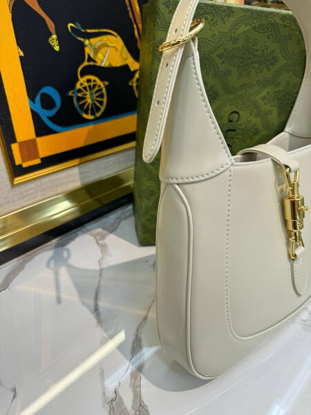 Сумка Gucci женский кожа бежевый 137909-4