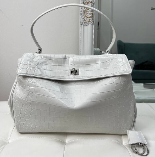 Сумка Balenciaga Rodeo женский кожа белый 152935