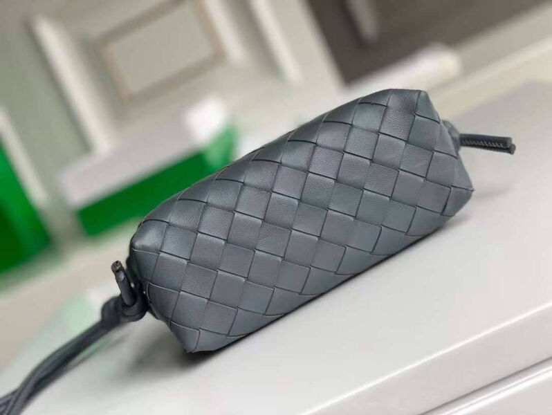 Сумка Bottega Veneta женский кожа графитовый 155469-2