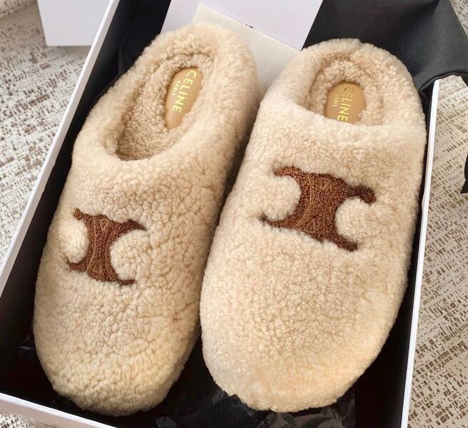 Тапочки Celine женский натуральный мех бежевый 128416