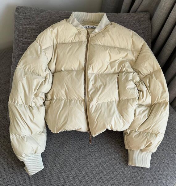 Пуховик Acne Studios женский бежевый 164526
