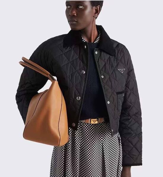 Куртка Prada женский черный 164550