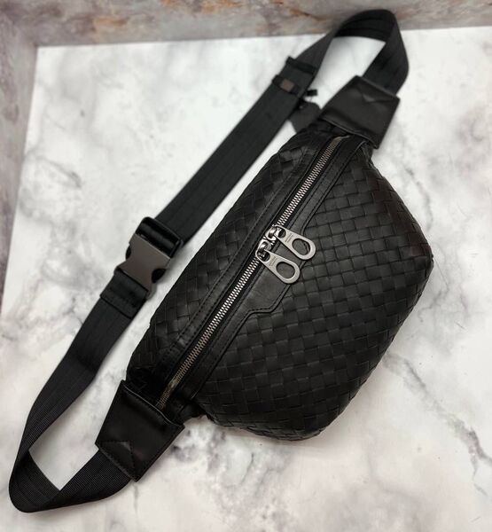 Мужская сумка слинг Bottega Veneta мужской кожа черный 113483