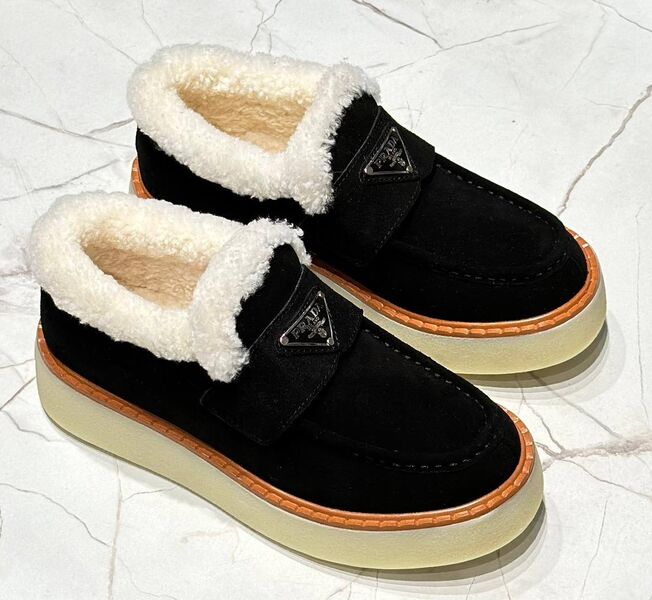 Лоферы Prada женский замша черный 168299