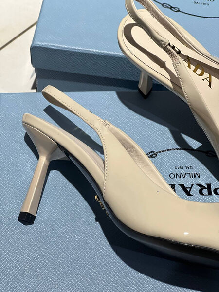 Туфли Prada женский кожа бежевый 137482-3
