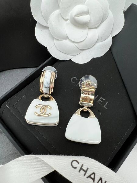 Серьги Chanel белый 175528