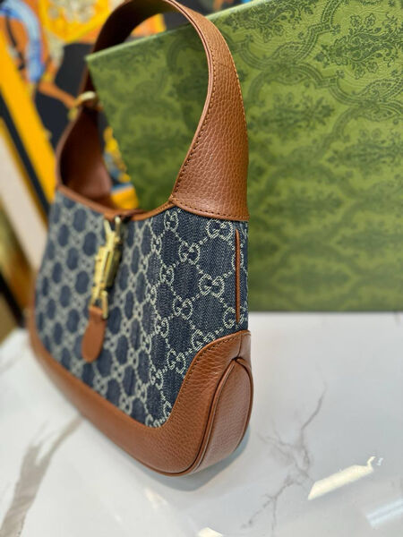Сумка Gucci женский кожа черный 137907-5