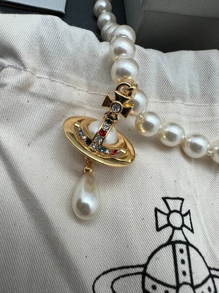 Колье Vivienne Westwood белый 175333-3