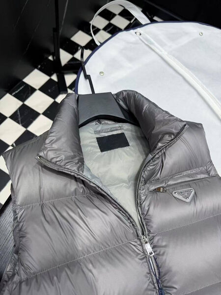 Мужской жилет Prada мужской графитовый 200682-5