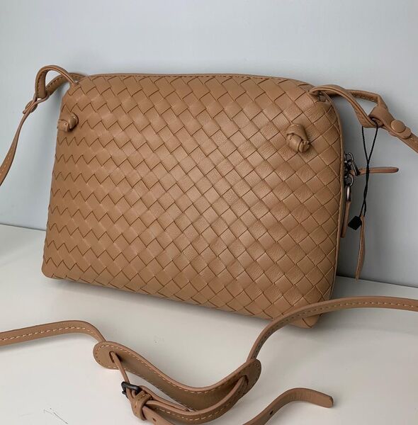 Сумка Bottega Veneta женский кожа бежевый 72361
