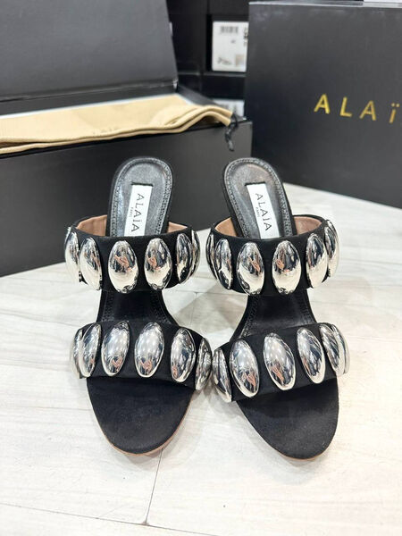 Шлепки Alaïa женский кожа черный 137947-2