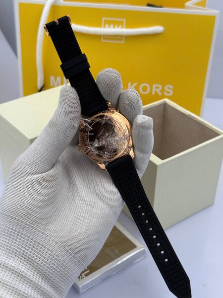 Michael Kors a8488410-1-4