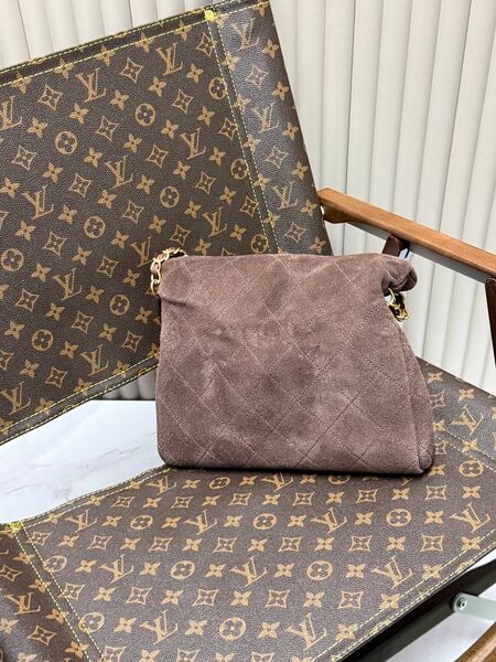 Chanel женский замша a1623455-1-2