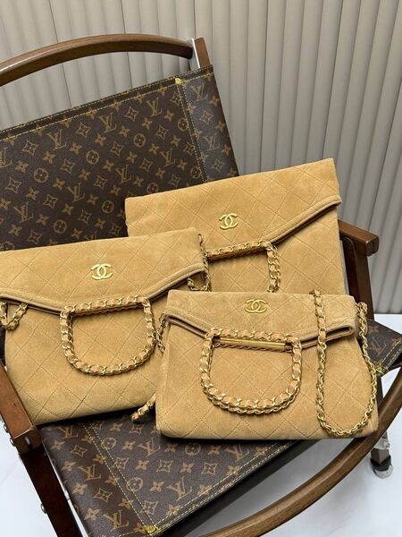 Chanel женский замша бежевый c7244758-1