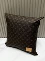 Подушка Louis Vuitton y5499762-1