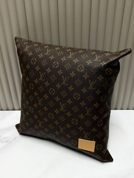 Подушка Louis Vuitton y5499762-1