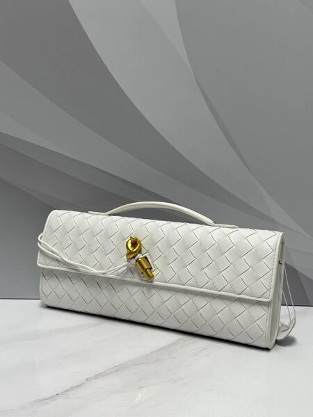 Сумка Bottega Veneta женский кожа белый t4296857-1