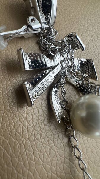 Серьги клипсы с бантом и жемчугом Alessandra Rich z0310287-1-3