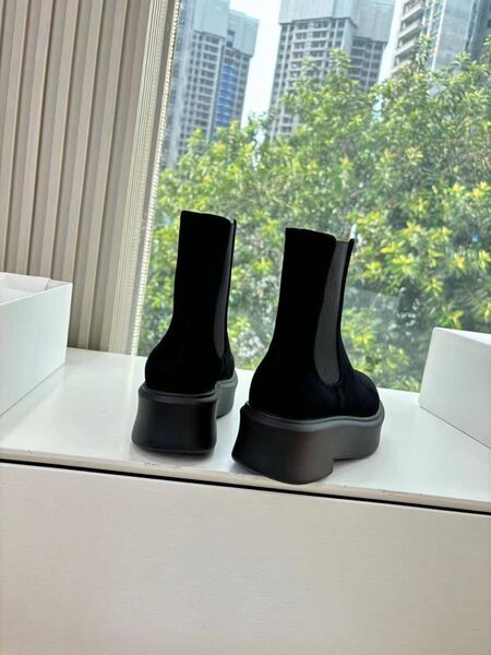 Ботинки The Row Zipped Boot замша j4163073-1-5